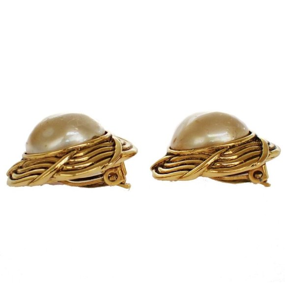 CHANEL Imitation Pearl Round Button Earrings 23 Clip-On Gold Vintage 62RJ174 - Picture 2 of 16